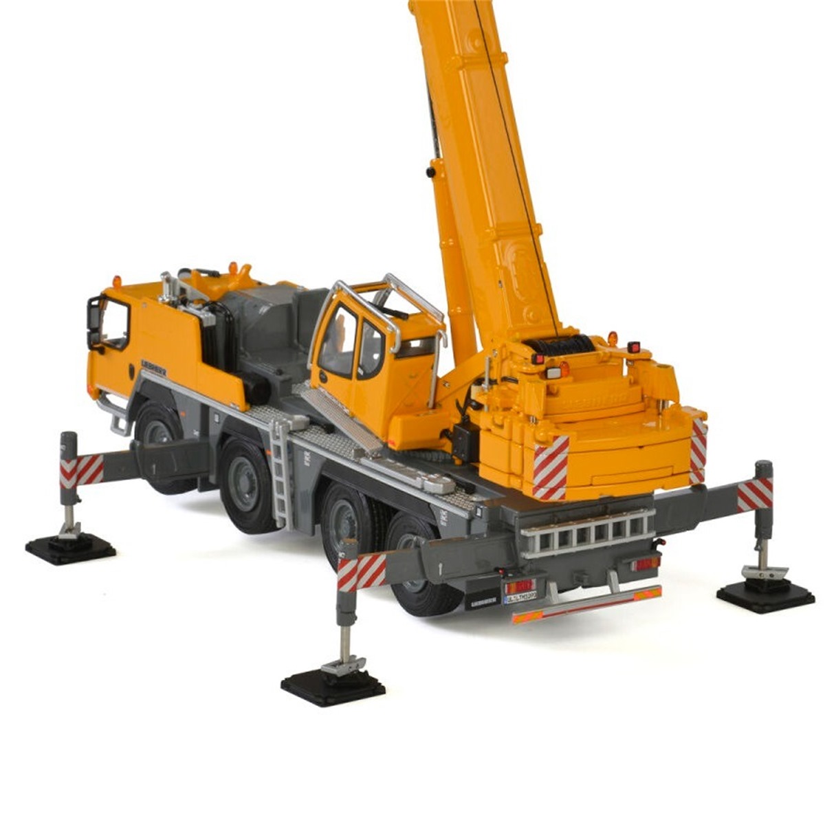 LIEBHERR LTM 1090-4.2 1:50 SCALE CRANE