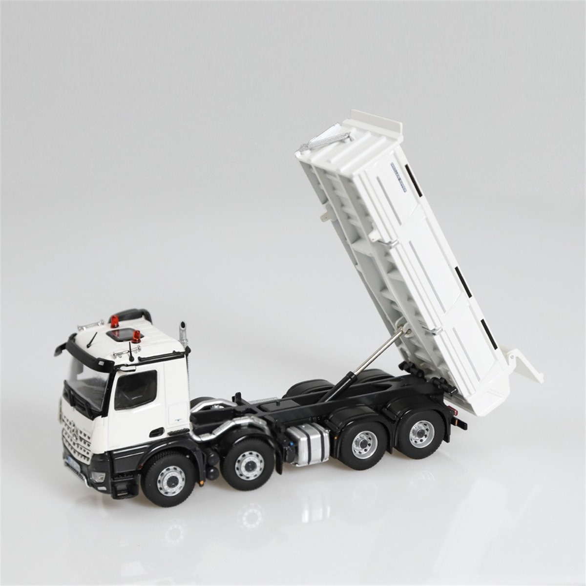 Conrad Mercedes Benz Arocs 8x4 Gilde – 1/50 – Modèle Réduit Neuf